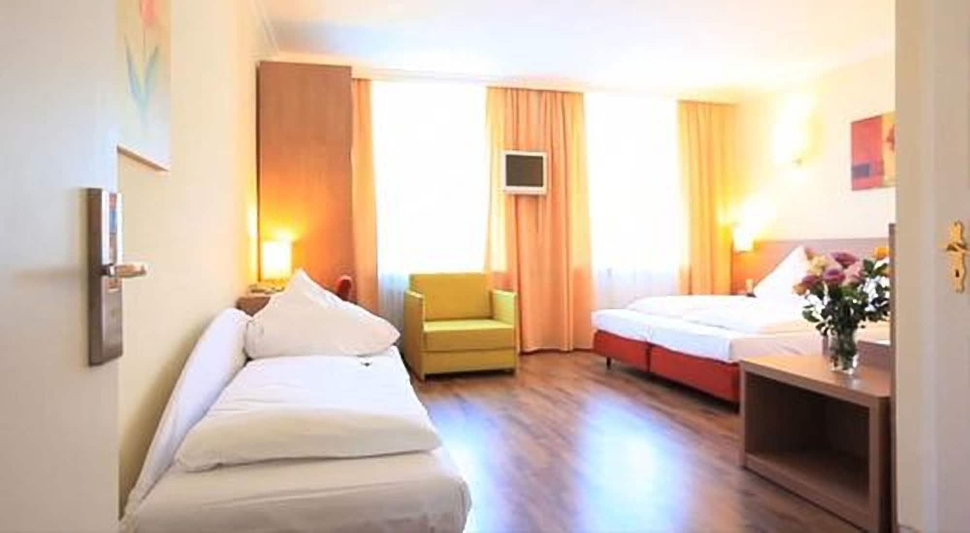 Hotel Marienthal Garni Hamburg-Harburg Buitenkant foto