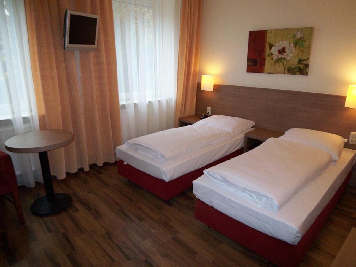 Hotel Marienthal Garni Hamburg-Harburg Buitenkant foto